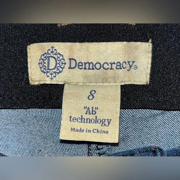 Democracy Jeans "Ab" technology Stretch - Size 8- Mid-Rise - Picture 3 of 4